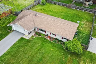 1138 Birchwood, Temperance, MI 48182 - Photo 4