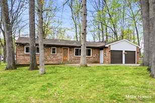 3907 Tioga Dr SW, Wyoming, MI 49519 - Photo 2
