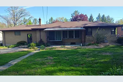 422 3 Mile Road NE, Grand Rapids, MI 49505 - Photo 2