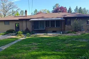 422 3 Mile Rd NE, Grand Rapids, MI 49505 - Photo 2