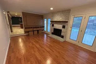 38647 Meeting House Ln, Livonia, MI 48154 - Photo 6