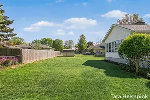 2077 Fernwood Dr, Jenison, MI 49428 - Photo 24