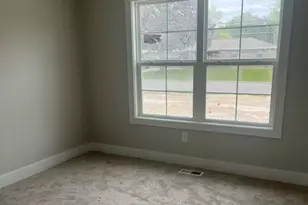 670 Lincoln Lawns Dr NW, Grand Rapids, MI 49534 - Photo 2