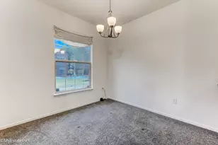 41101 N Maplewood Dr, Canton, MI 48187 - Photo 8