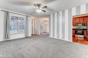 41101 N Maplewood Dr, Canton, MI 48187 - Photo 6