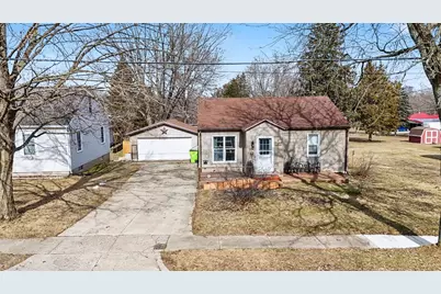 1008 W Grove Street, Greenville, MI 48838 - Photo 2