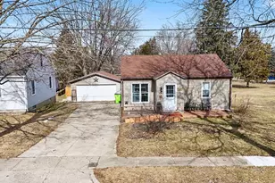 1008 W Grove St, Greenville, MI 48838 - Photo 2