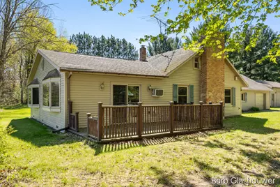 210 S Shore Drive, Edmore, MI 48829 - Photo 4