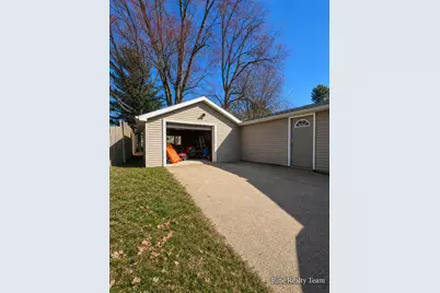 714 Cherry Street, Charlotte, MI 48813 - Photo 6