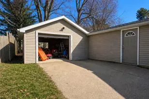 714 Cherry St, Charlotte, MI 48813 - Photo 6