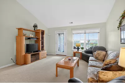 773 W Barrington Circle, Jackson, MI 49203 - Photo 2