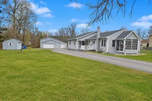 722 Golden Ave, Battle Creek, MI 49014 - Photo 2