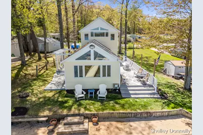 1071 E Hess Lake Drive, Grant, MI 49327 - Photo 2