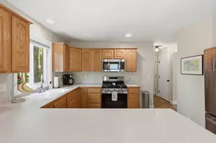 10899 Skylane Ct, Allendale, MI 49401 - Photo 12
