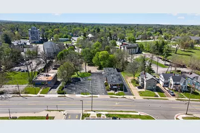 569 Wildwood Avenue #Front Lower Unit, Jackson, MI 49201 - Photo 34
