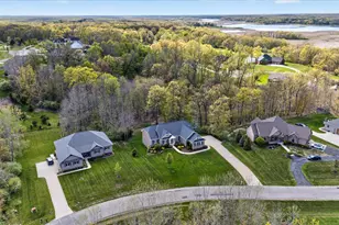 9126 Preserve Dr, Fenton, MI 48430 - Photo 62