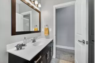 9126 Preserve Dr, Fenton, MI 48430 - Photo 28