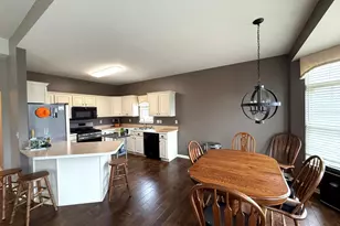 7504 Silver Fox Run, Swartz Creek, MI 48473 - Photo 8