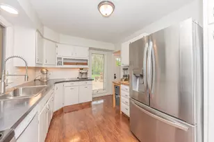 814 Carbeck Dr, Ann Arbor, MI 48103 - Photo 12