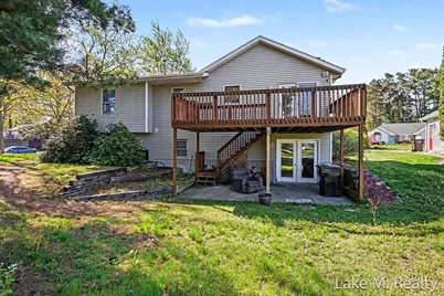 429 Pine Lake Court, Holland, MI 49424 - Photo 2