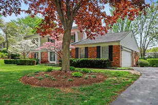 910 S Shady Hollow Cir, Bloomfield Hills, MI 48304 - Photo 4