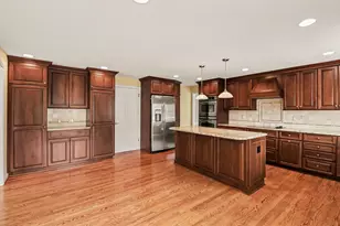 910 S Shady Hollow Cir, Bloomfield Hills, MI 48304 - Photo 16