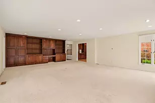 910 S Shady Hollow Cir, Bloomfield Hills, MI 48304 - Photo 12