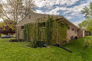 2215 Runnymede Blvd, Ann Arbor, MI 48103 - Photo 4