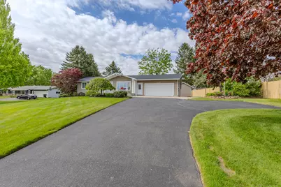 2740 Barry Street, Hudsonville, MI 49426 - Photo 2