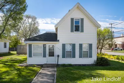 322 E Gardner Street, Sparta, MI 49345 - Photo 2