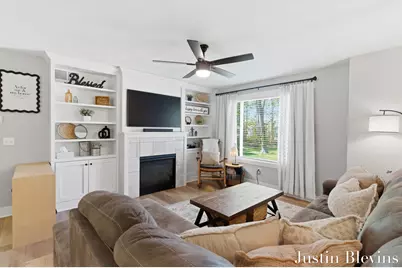 120 E 40th Street, Holland, MI 49423 - Photo 2