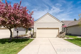 8 Summit Park Dr, Spring Lake, MI 49456 - Photo 2