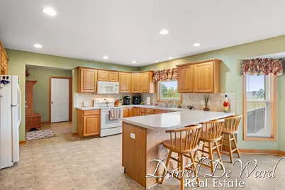 7665 Golf Meadows Drive SE, Caledonia, MI 49316 - Photo 10