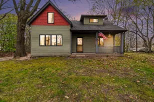 811 N Washington Ave, Ludington, MI 49431 - Photo 2