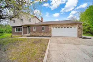 2755 Robinson Rd, Jackson, MI 49203 - Photo 2