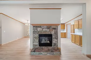 704 Hidden River Dr, Adrian, MI 49221 - Photo 6