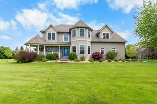 9355 Apple Crest Dr, Saline, MI 48176 - Photo 2