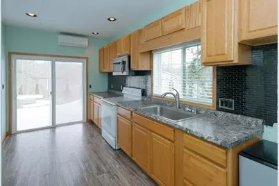 935 Woodland Beach, Battle Creek, MI 49014 - Photo 4