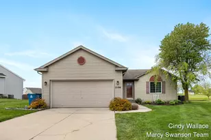 2106 Jaclyn Dr, Hudsonville, MI 49426 - Photo 2