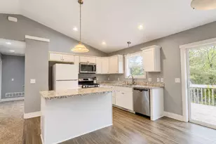 415 White Pine Dr, Belding, MI 48809 - Photo 10