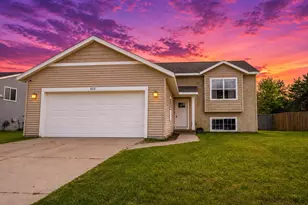 415 White Pine Dr, Belding, MI 48809 - Photo 2