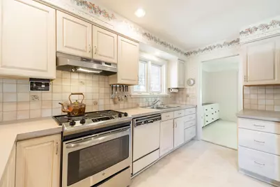 8480 Hampton, Grosse Ile, MI 48138 - Photo 12