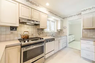 8480 Hampton, Grosse Ile, MI 48138 - Photo 12