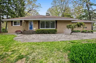 204 N Fruitport Rd, Spring Lake, MI 49456 - Photo 2