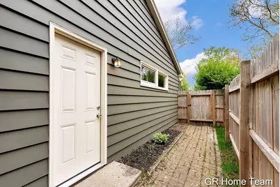 2336 Elliott Street SE, Grand Rapids, MI 49506 - Photo 40