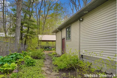 2740 Hittle Creek Drive, Fruitport, MI 49415 - Photo 32