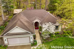 2740 Hittle Creek Dr, Fruitport, MI 49415 - Photo 6