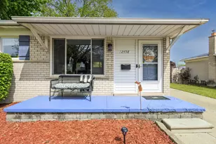2458 Milverton Rd, Troy, MI 48083 - Photo 2