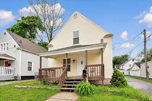 22 Ann St NW, Grand Rapids, MI 49505 - Photo 2
