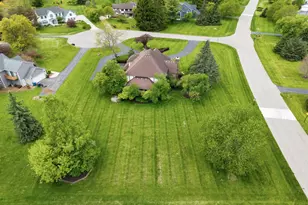 5688 Overbrook Ct, Ann Arbor, MI 48105 - Photo 4